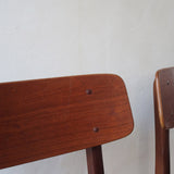 3 chaises scandinaves Farstrup modèle 217 en teck et skaï noir, design danois des années 60.