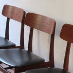 3 chaises scandinaves Farstrup modèle 217 en teck et skaï noir, design danois des années 60.