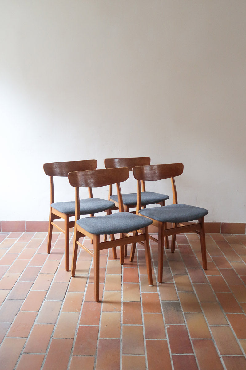 Quatre chaises danoises Farstrup en teck avec assise tapissée, design années 60