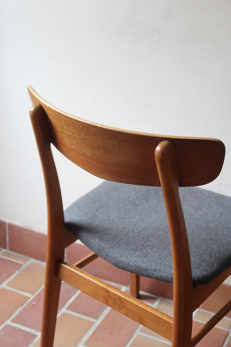 Quatre chaises danoises Farstrup en teck avec assise tapissée, design années 60