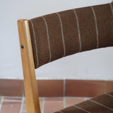 4 chaises scandinaves Farstrup en hêtre clair avec assise et dossier en tissu brun rayé, design danois années 70.