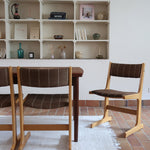 4 chaises scandinaves Farstrup en hêtre clair avec assise et dossier en tissu brun rayé, design danois années 70.
