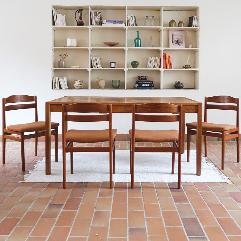 Lot de 4 chaises scandinaves en teck années 60 avec assises retapissées tissu terracotta