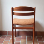 Lot de 4 chaises scandinaves en teck années 60 avec assises retapissées tissu terracotta