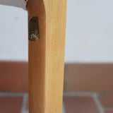 Lot de 4 chaises vintage en hêtre clair, assise bouclette beige. Style scandinave années 60, chic et confortable.