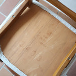 Six chaises scandinaves en hêtre et dossier teck, fabrication danoise des années 60, retapissées en bouclette écrue.