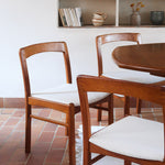 Six chaises danoises en bois massif des années 60 avec assises crème, ensemble scandinave vintage