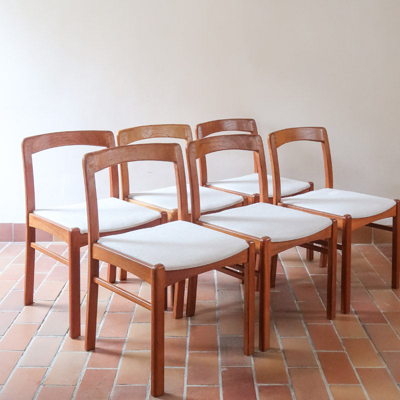 Six chaises danoises en bois massif des années 60 avec assises crème, ensemble scandinave vintage