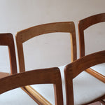 Six chaises danoises en bois massif des années 60 avec assises crème, ensemble scandinave vintage