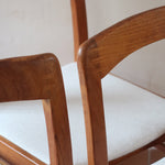 Six chaises danoises en bois massif des années 60 avec assises crème, ensemble scandinave vintage
