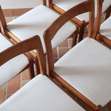 Six chaises danoises en bois massif des années 60 avec assises crème, ensemble scandinave vintage