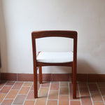Six chaises danoises en bois massif des années 60 avec assises crème, ensemble scandinave vintage
