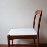 Six chaises danoises en bois massif des années 60 avec assises crème, ensemble scandinave vintage