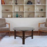 Table basse ronde en rotin et verre fumé — années 70