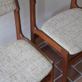 Paire de chaises scandinaves en teck et tissu beige — années 60
