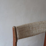 Paire de chaises scandinaves en teck et tissu beige — années 60