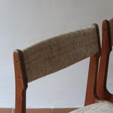 Paire de chaises scandinaves en teck et tissu beige — années 60