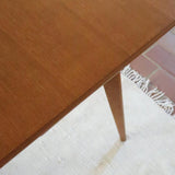 Table à manger scandinave extensible en placage de chêne — années 60