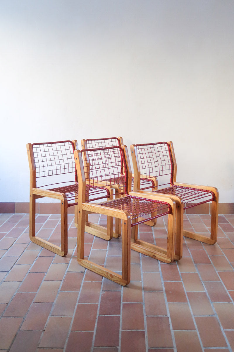 Quatre chaises Sälen par Knut Hagberg pour IKEA, structure en pin massif et treillis métallique laqué, design scandinave des années 1980.