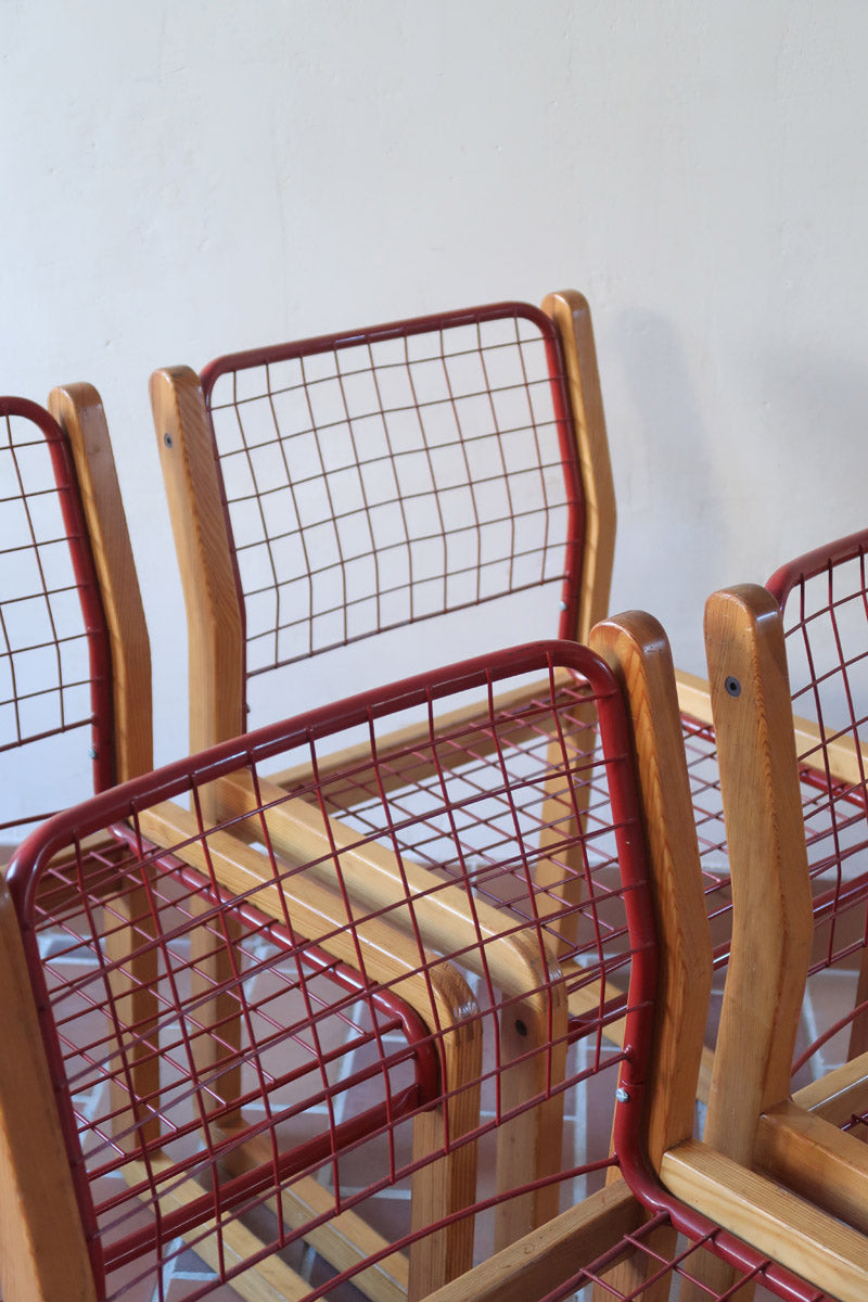 Quatre chaises Sälen par Knut Hagberg pour IKEA, structure en pin massif et treillis métallique laqué, design scandinave des années 1980.