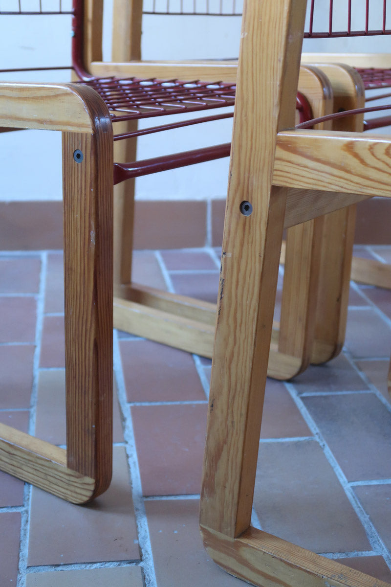 Quatre chaises Sälen par Knut Hagberg pour IKEA, structure en pin massif et treillis métallique laqué, design scandinave des années 1980.