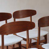 Quatre chaises SAX fabriquées au Danemark, structure en teck massif avec assises retapissées, design danois des années 1960.