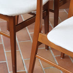 Quatre chaises SAX fabriquées au Danemark, structure en teck massif avec assises retapissées, design danois des années 1960.