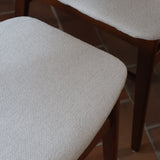 Quatre chaises SAX fabriquées au Danemark, structure en teck massif avec assises retapissées, design danois des années 1960.