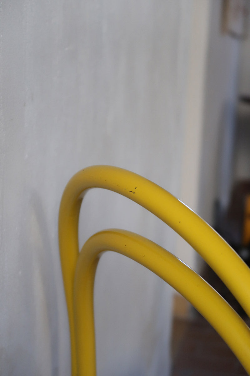 6-chaises-italiennes-tube-acier-laque-jaune-design-annees-90