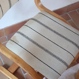 Paire de chaises cantilever danoises en bois courbé avec assises en tissu rayé, design scandinave années 1960.