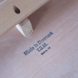 Paire de chaises cantilever danoises en bois courbé avec assises en tissu rayé, design scandinave années 1960.