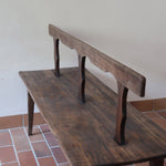 Banc rustique ancien bois massif chantourné, dossier ajouré montants festonnés, assise planche pleine patinée, mobilier vernaculaire français campagne