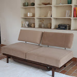 Banquette convertible vintage années 50-60, bâti bois, supports de dossier tube chromé cintré, velours taupe, tiroir de rangement