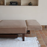 Banquette convertible vintage années 50-60, bâti bois, supports de dossier tube chromé cintré, velours taupe, tiroir de rangement
