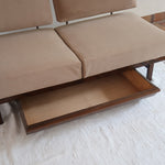 Banquette convertible vintage années 50-60, bâti bois, supports de dossier tube chromé cintré, velours taupe, tiroir de rangement