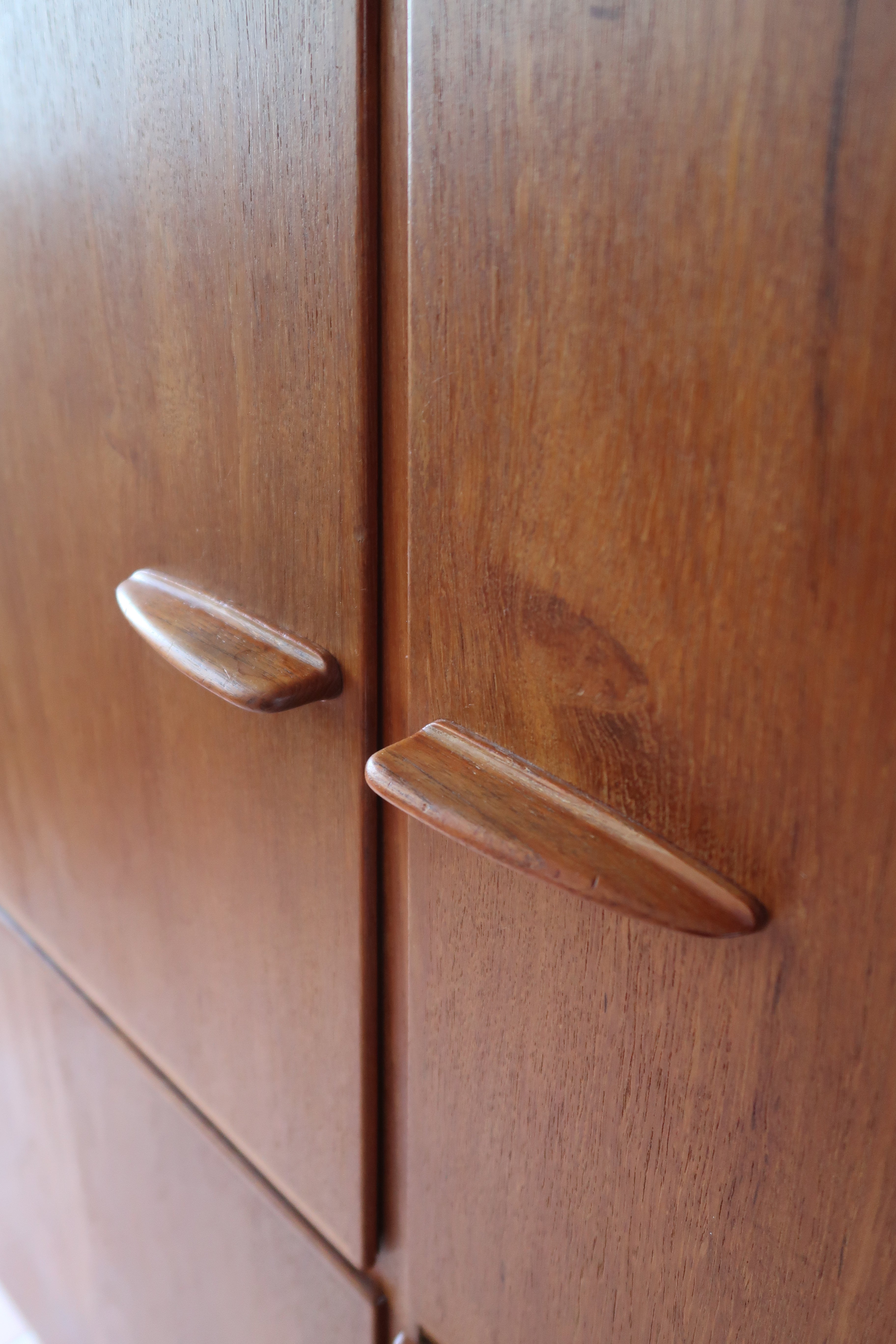 bibliothèque haute scandinave en teck danemark années 60 design nordique vintage