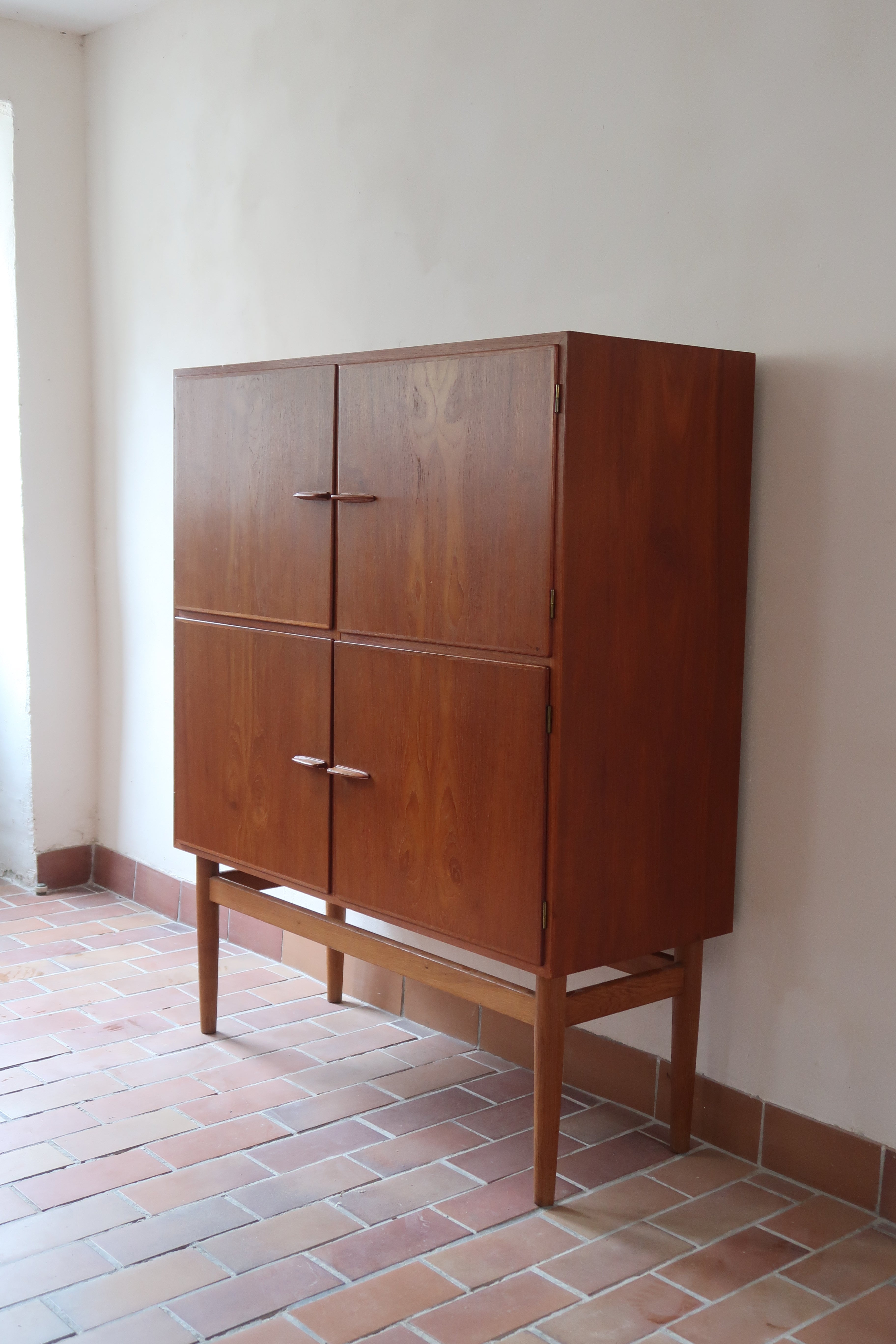 bibliothèque haute scandinave en teck danemark années 60 design nordique vintage