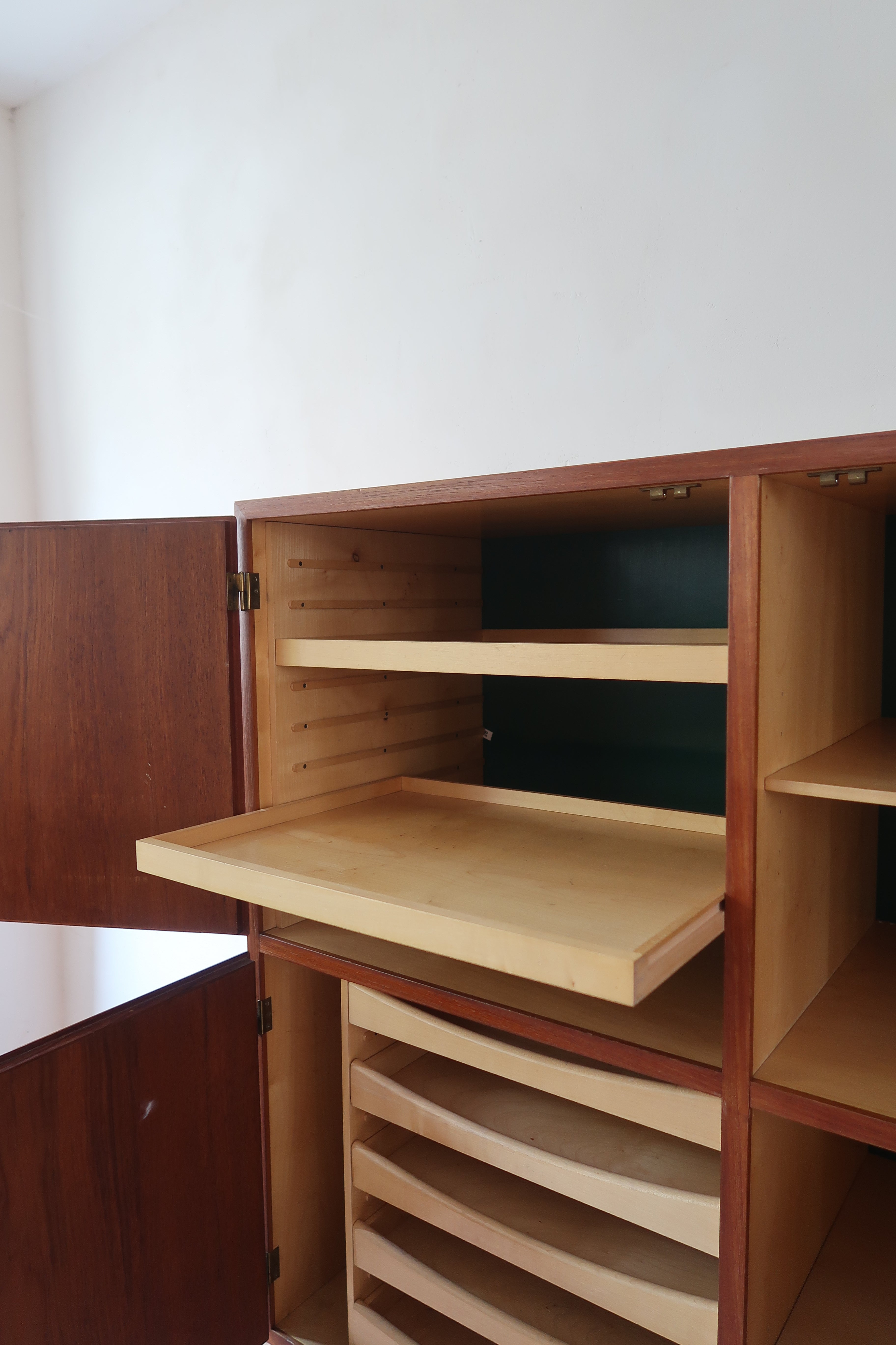 bibliothèque haute scandinave en teck danemark années 60 design nordique vintage