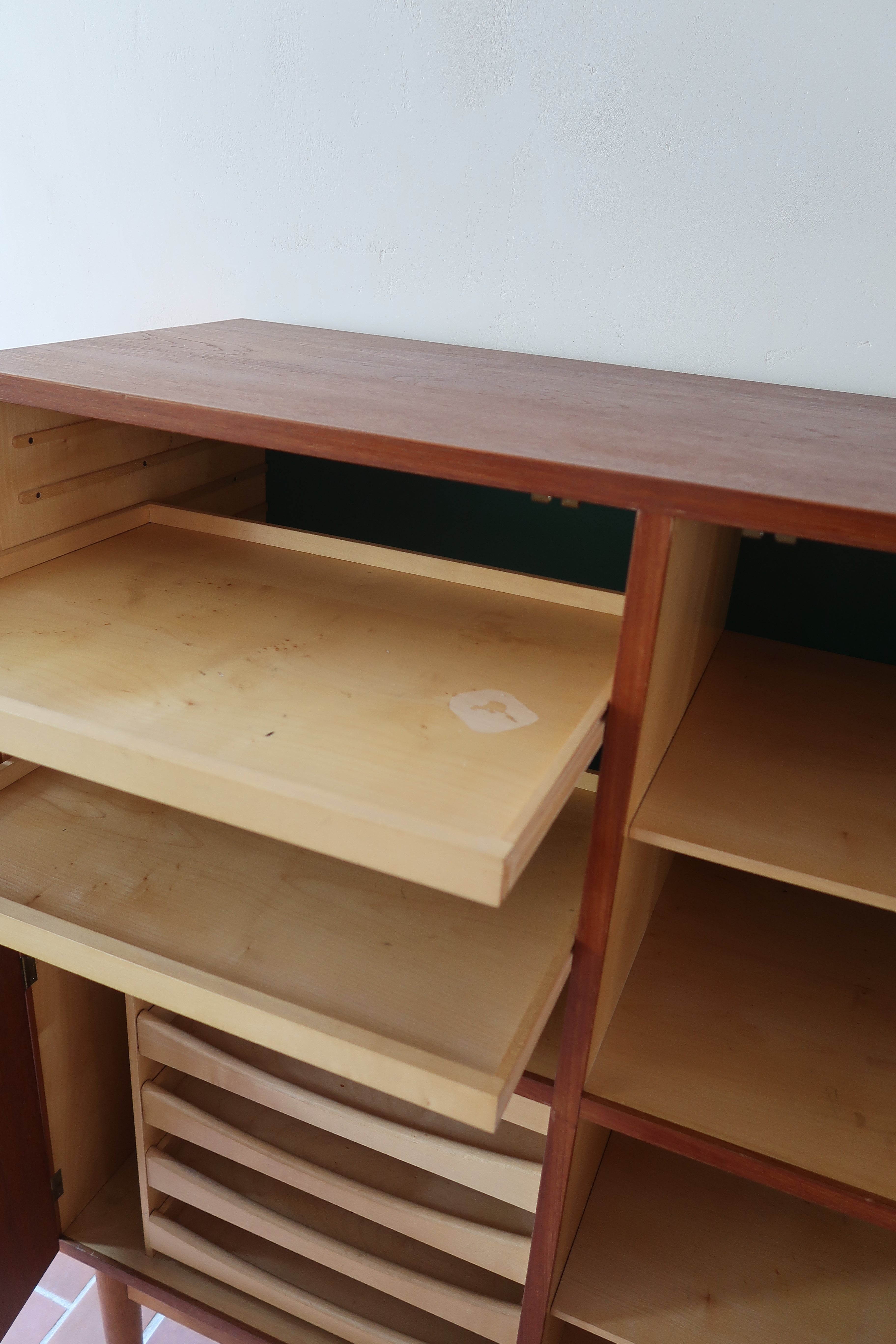 bibliothèque haute scandinave en teck danemark années 60 design nordique vintage