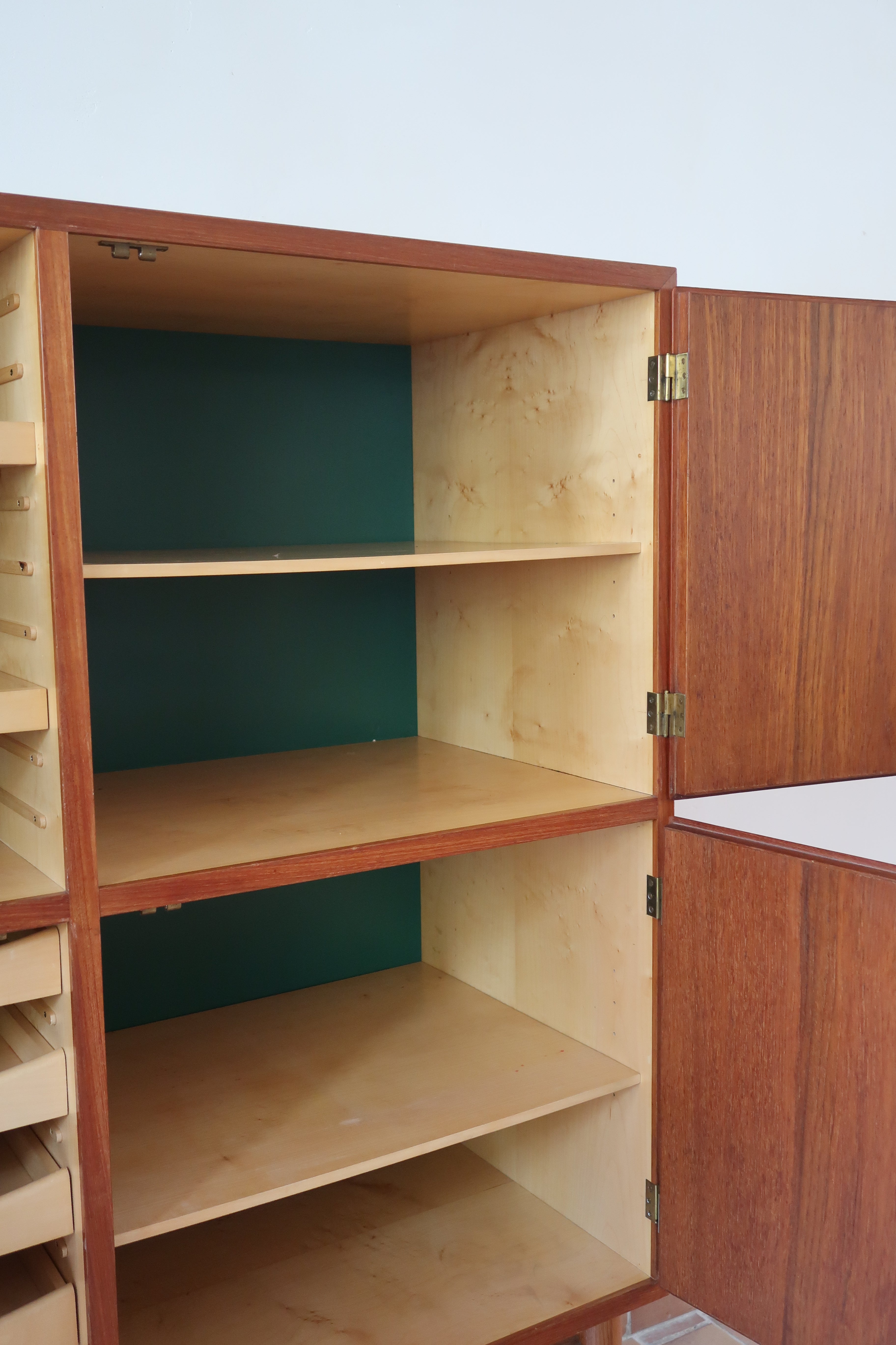 bibliothèque haute scandinave en teck danemark années 60 design nordique vintage