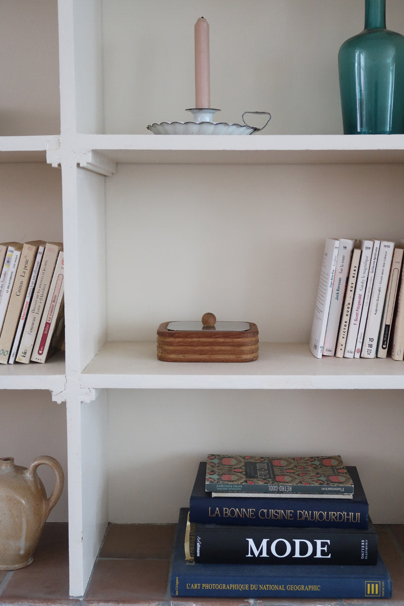 Boîte à condiments scandinave teck cannelé années 60, angles arrondis, cinq cannelures horizontales, couvercle inox amovible bouton bois sphérique, danois