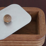 Boîte à condiments scandinave teck cannelé années 60, angles arrondis, cinq cannelures horizontales, couvercle inox amovible bouton bois sphérique, danois