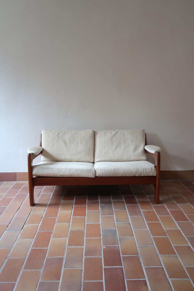 Canapé scandinave 2 places en teck – design nordique années 60/70