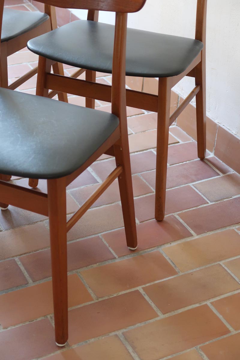 chaise farstrup scandinave vintage teck assise noire  ensemble