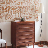 Grande commode scandinave en teck années 60 à six tiroirs avec poignées intégrées sculptées et pieds compas.