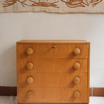 commode scandinave chêne clair poignées rondes danemark années 70 design nordique