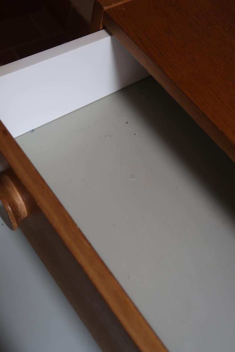 commode scandinave chêne clair mélaminé blanc années 70 design nordique vintage