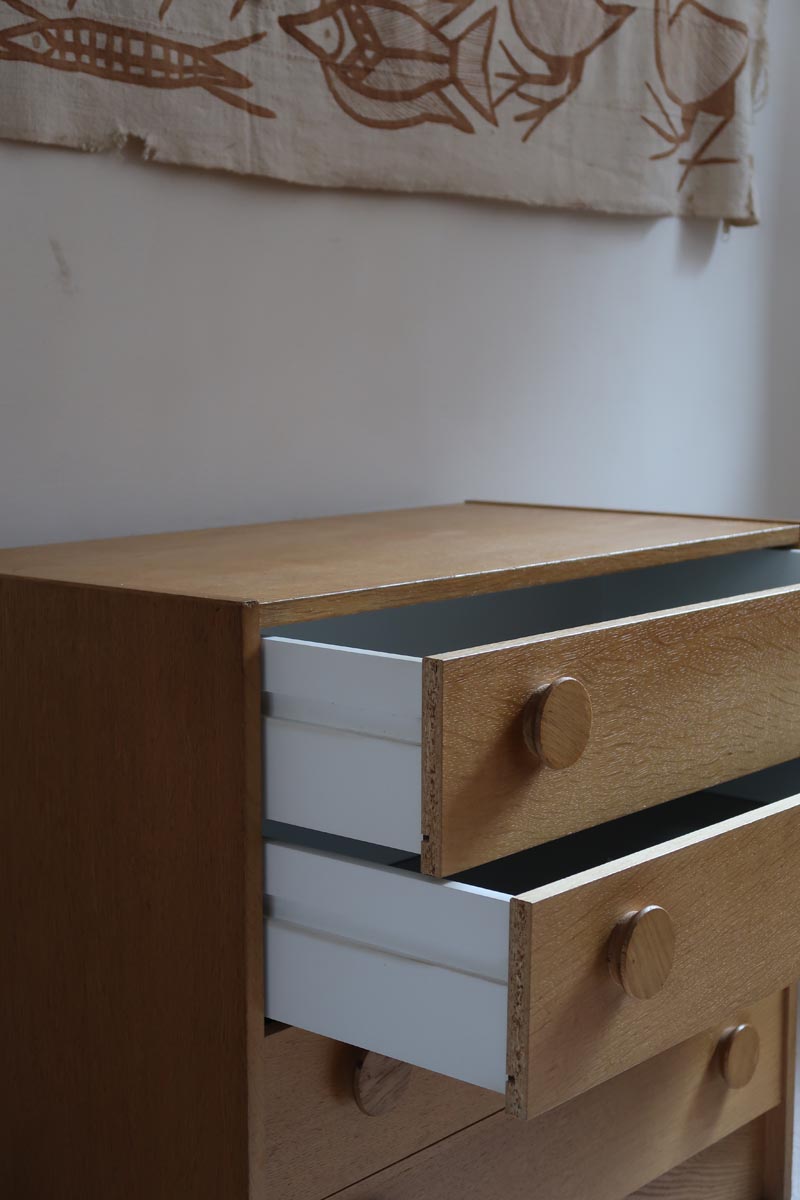 commode scandinave chêne clair mélaminé blanc années 70 design nordique vintage