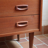 commode scandinave teck poignées intégrées danemark années 60 design nordique vintage