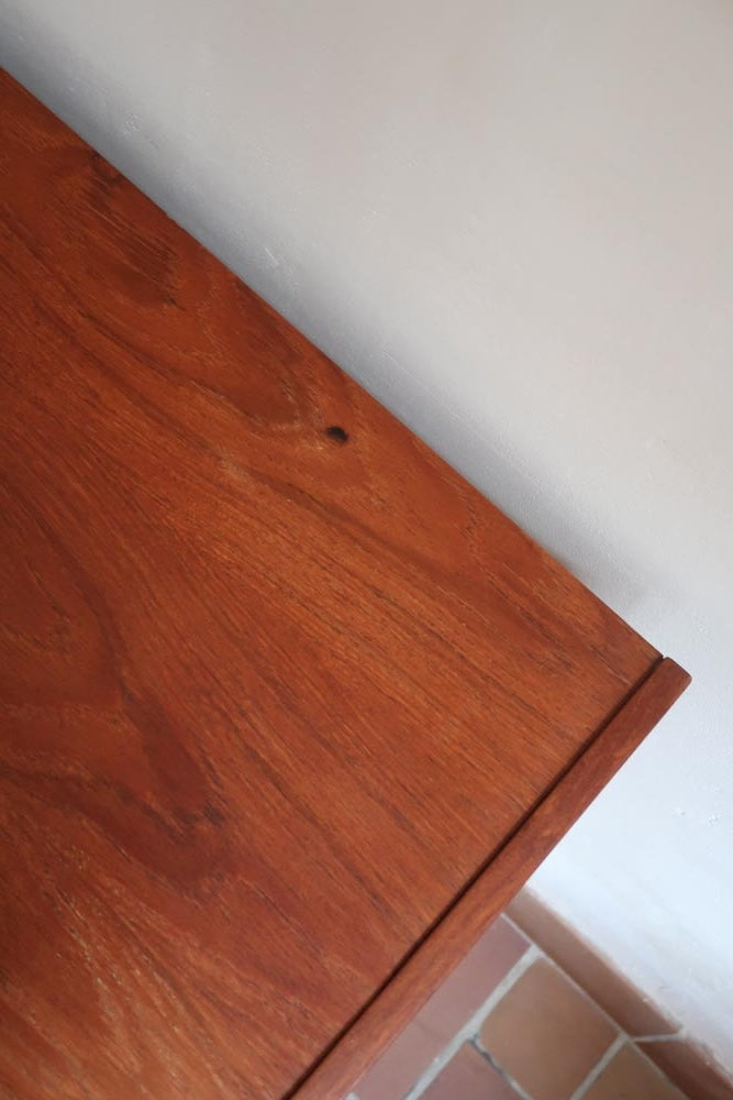 commode scandinave teck poignées intégrées danemark années 60 design nordique vintage